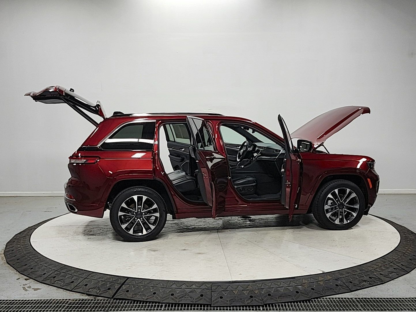 2023 Jeep Grand Cherokee Overland - Photo 16