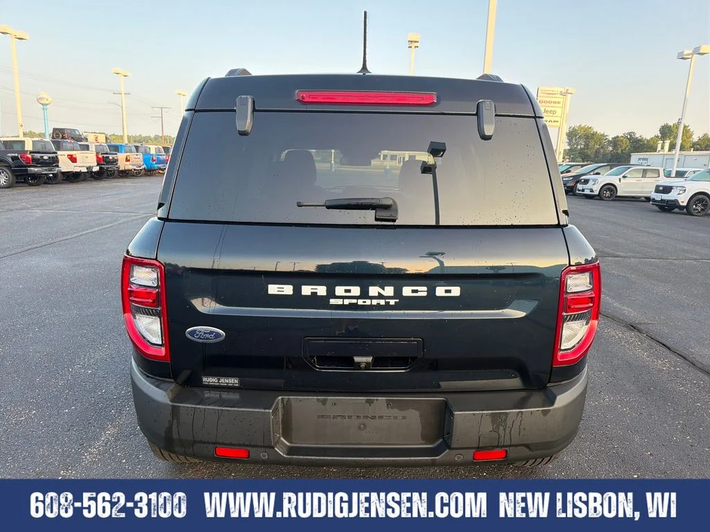Used 2022 Blue Ford Outer Banks image 4