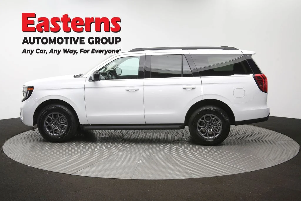 Used 2025 White Ford Active image 60