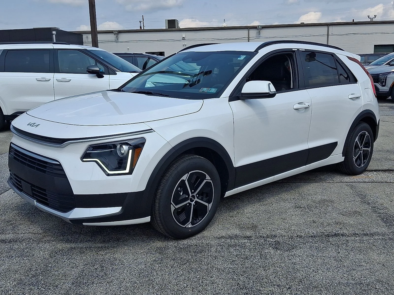 New 2026 White Kia EX image 5