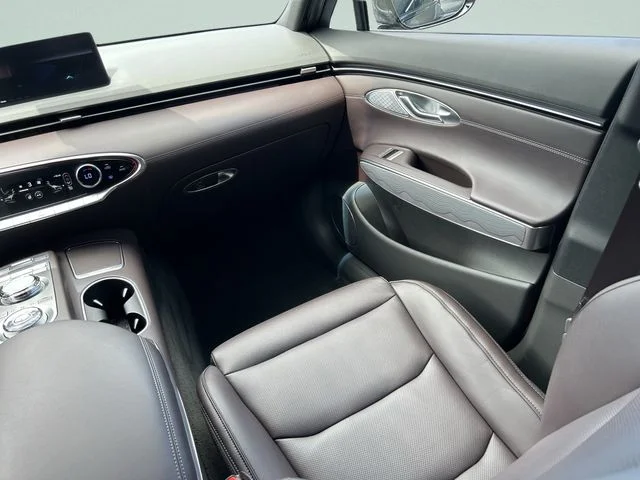 Used 2025 Gray Genesis 2.5T image 21