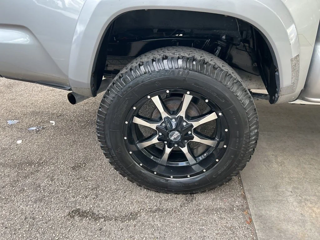 Used 2019 Silver Toyota SR5 image 16