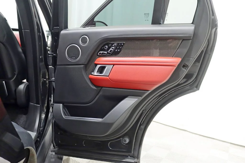 Used 2021  Land Rover SVAutobiography image 43