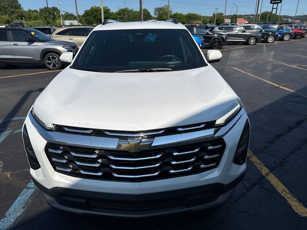 Used 2025 Summit White Chevrolet LT image 8
