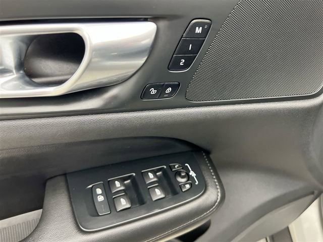 2025 Volvo V60 Cross Country Plus - Photo 23