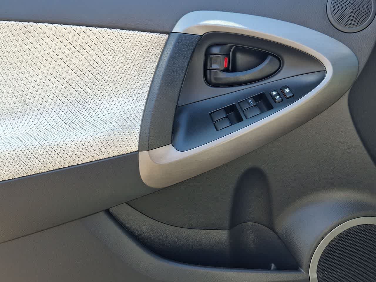 Used 2012 Classic Silver Metallic Toyota  image 16