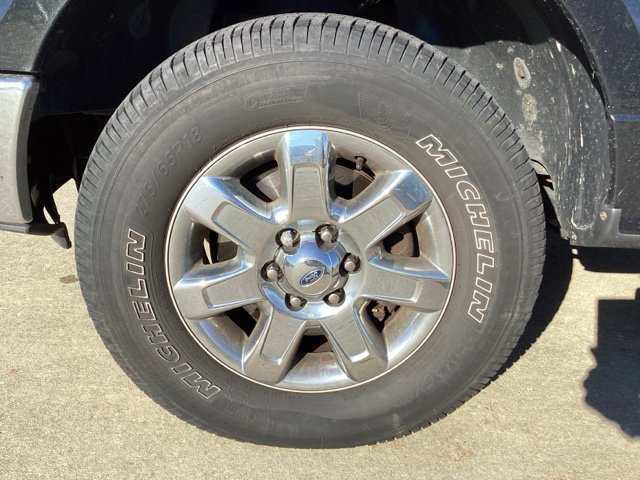Used 2014 Tuxedo Black Metallic Ford XLT image 5