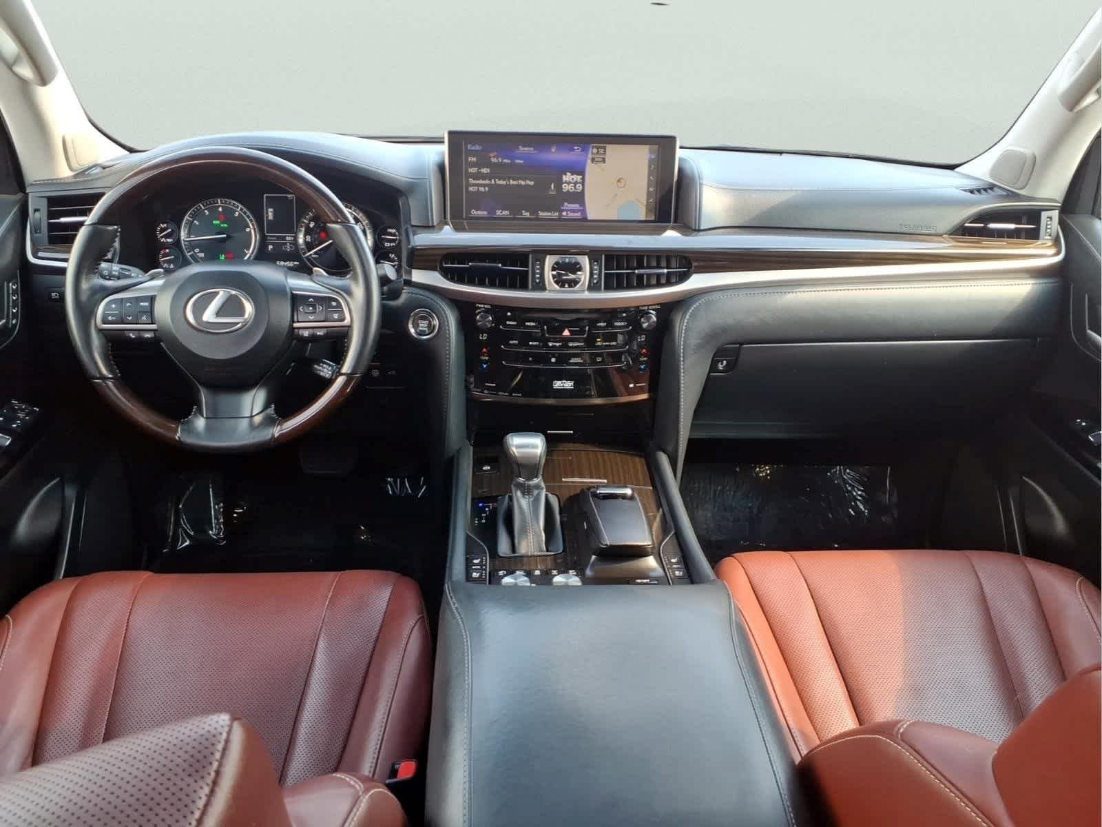 Used 2019 Atomic Silver Lexus  image 18