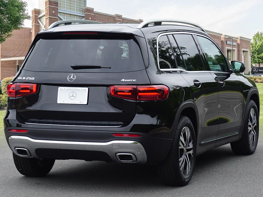 Used 2025 Night Black Mercedes-Benz GLB 250 image 6