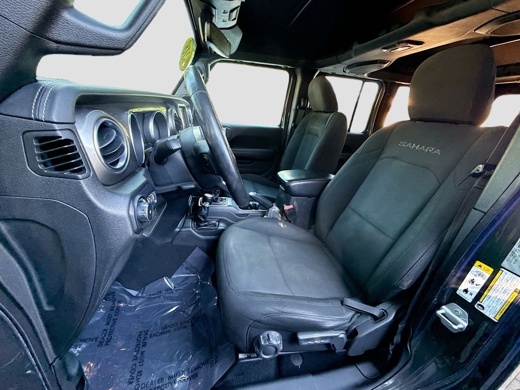Used 2018 Granite Crystal Metallic Clearcoat Jeep Sahara image 21