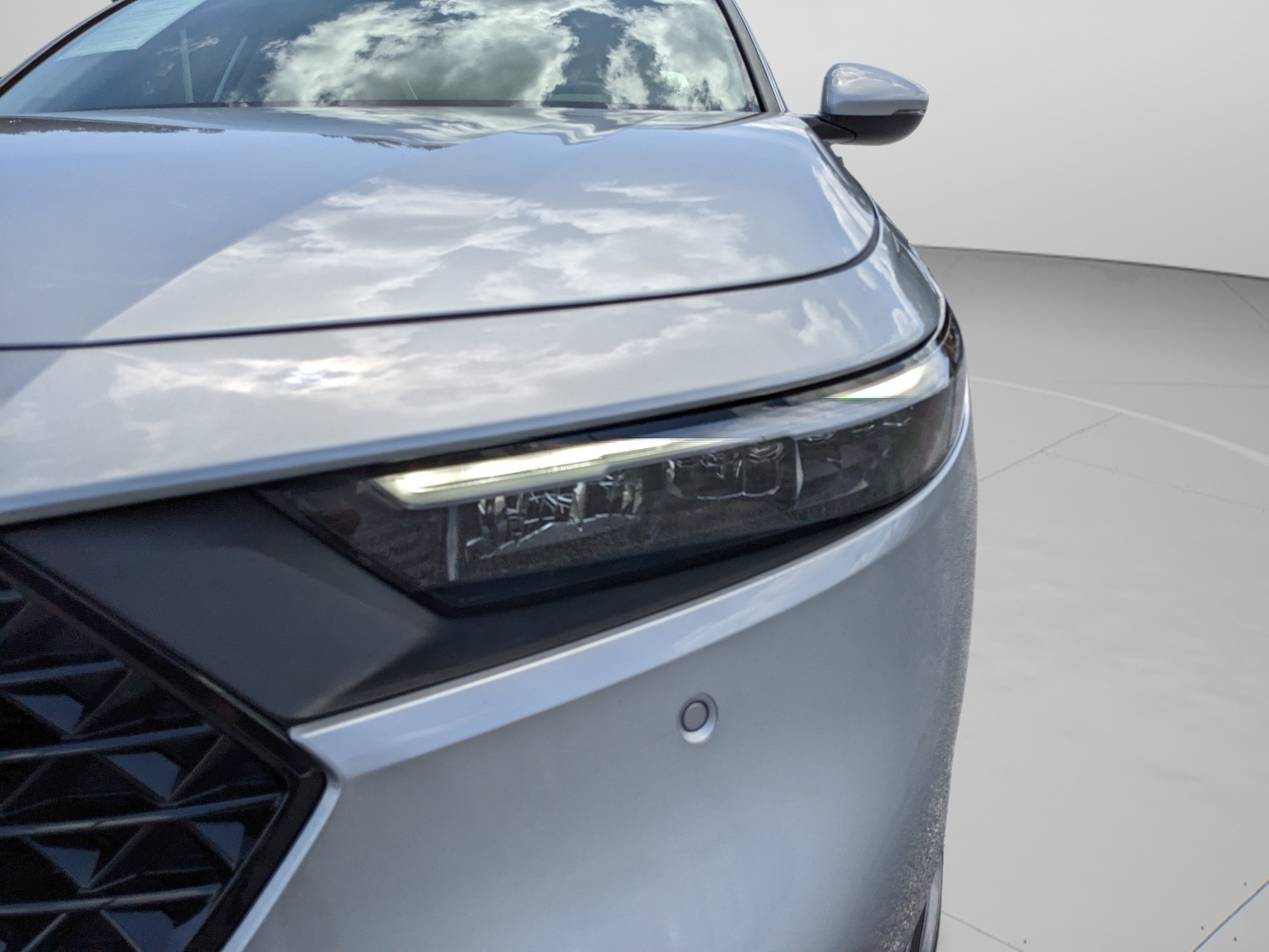 Used 2025 Solar Silver Metallic Honda EX-L image 35