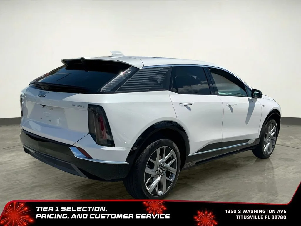 Used 2025 Crystal White Tricoat Cadillac Luxury 2 image 11
