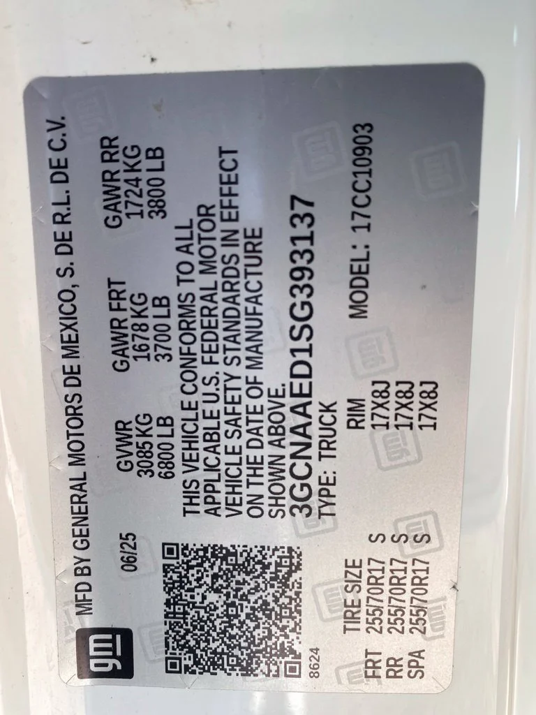 Used 2025 Summit White Chevrolet WT image 27
