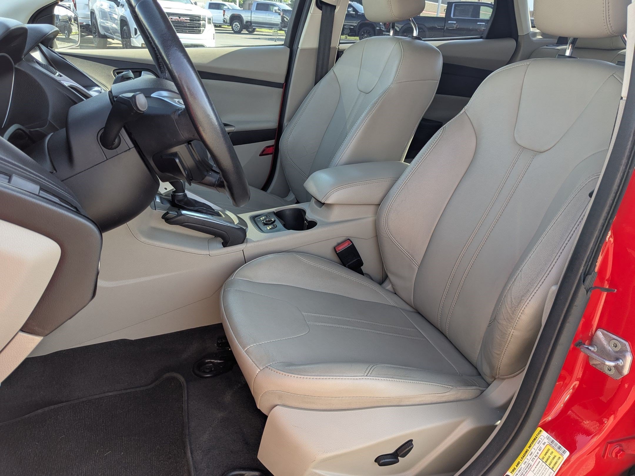 Used 2012 Race Red Ford SEL image 25