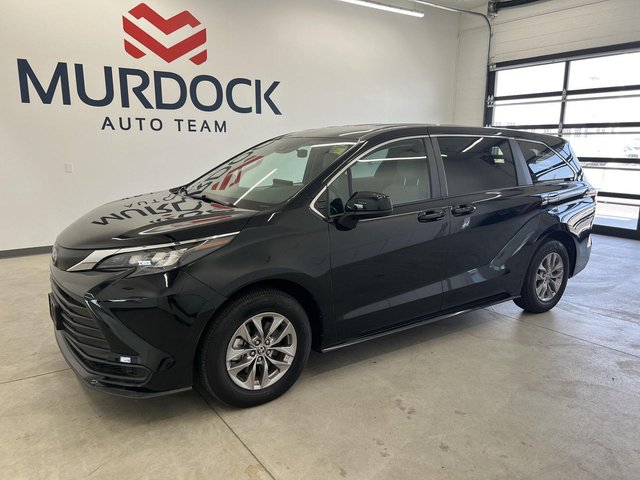2025 Toyota Sienna LE
