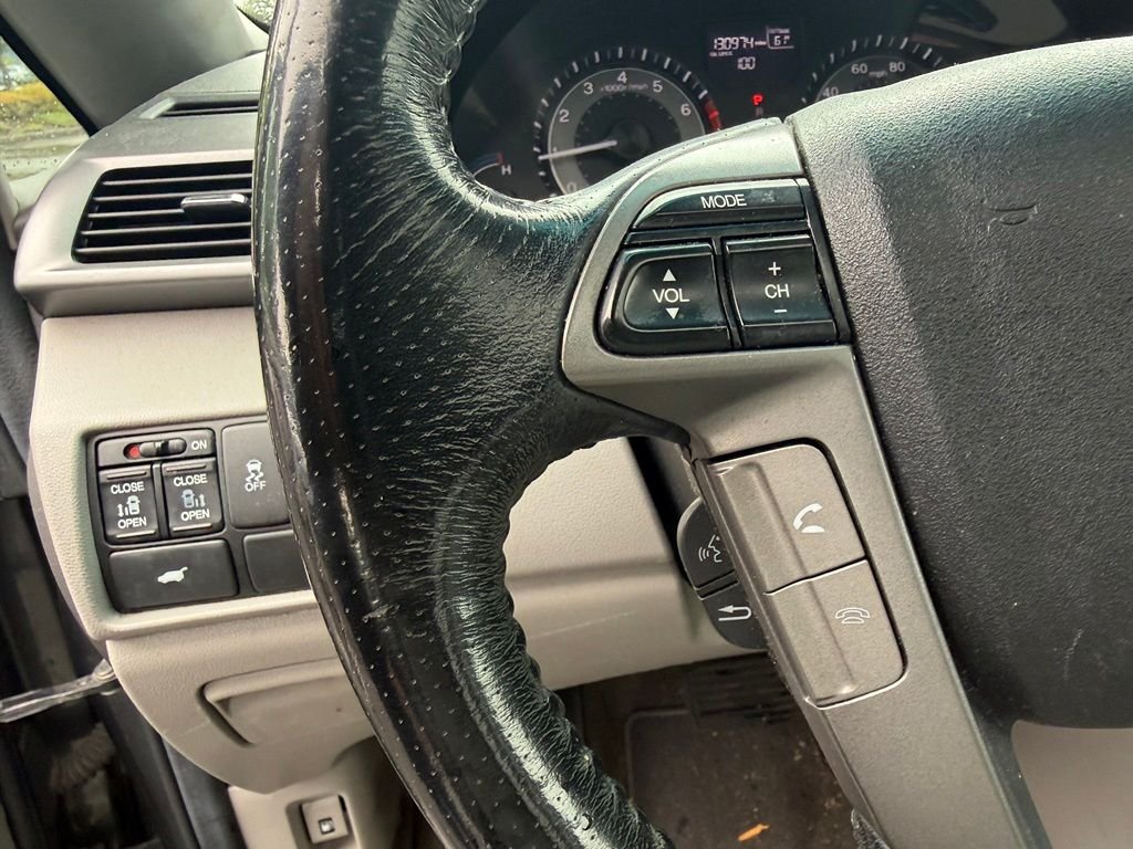 Used 2013 Polished Metal Metallic Honda EX-L image 11