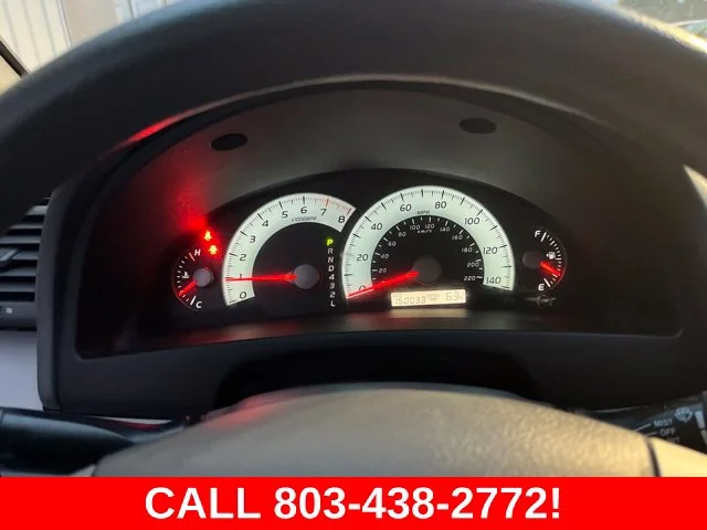 Used 2009 Silver Toyota  image 18