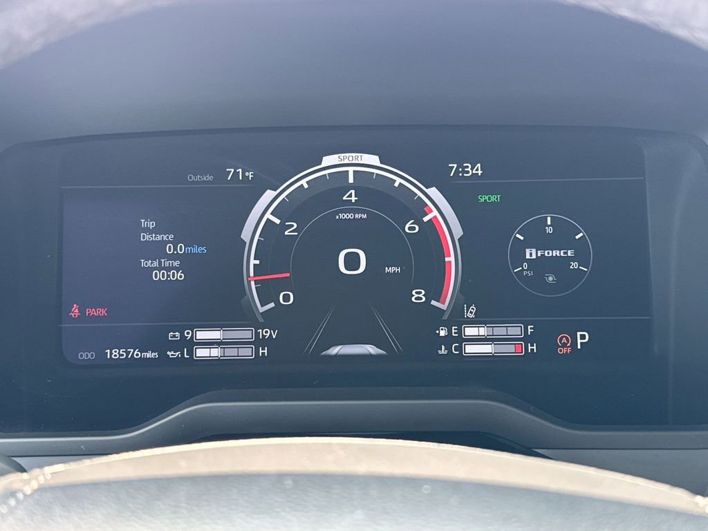 2025 Toyota Tundra Limited - Photo 11