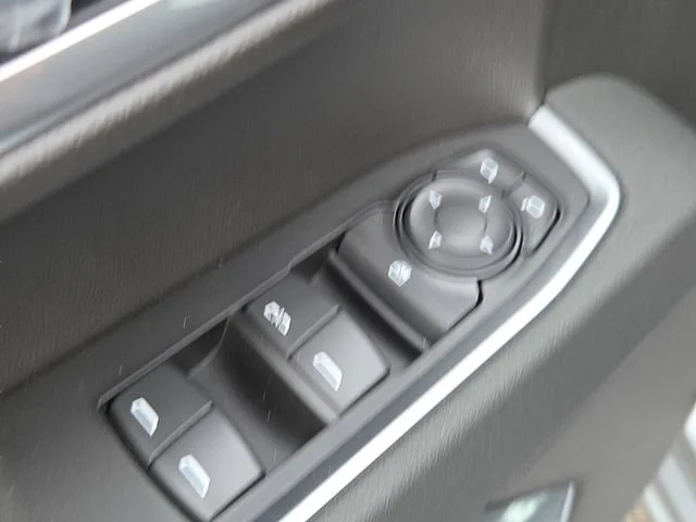 New 2026 Sterling Metallic GMC Elevation image 13