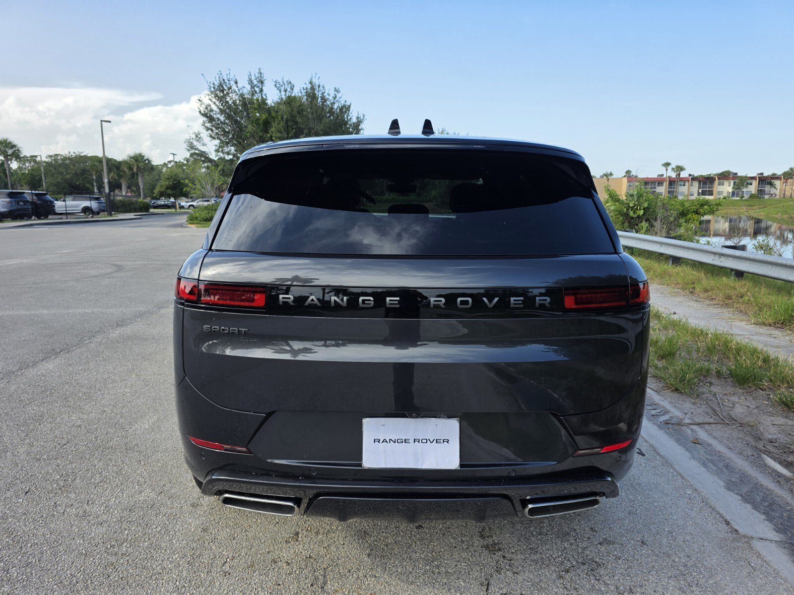 New 2026 Carpathian Grey Land Rover P400 Dynamic SE image 6