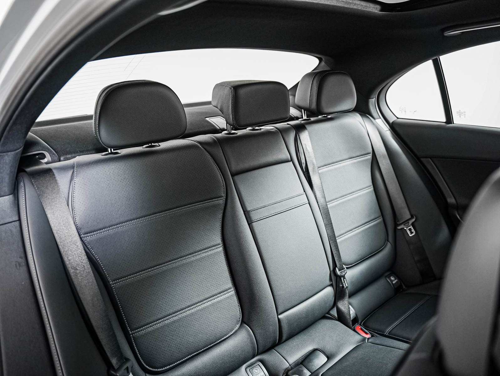 New 2026 MANUFAKTUR Alpine Grey Mercedes-Benz C 300 image 13