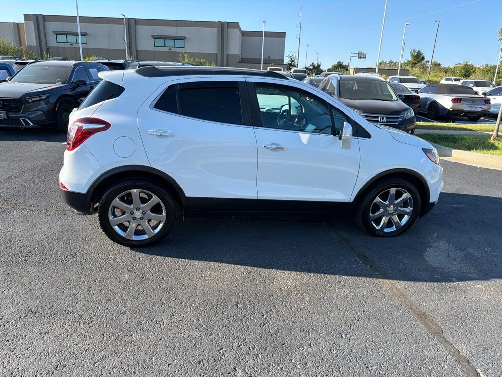 Used 2017 White Buick Essence image 8