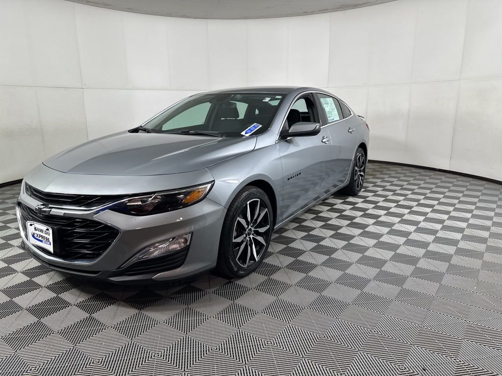 Used 2024 Gray Chevrolet RS image 27