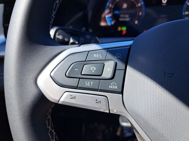 2025 Volkswagen Tiguan SE - Photo 31