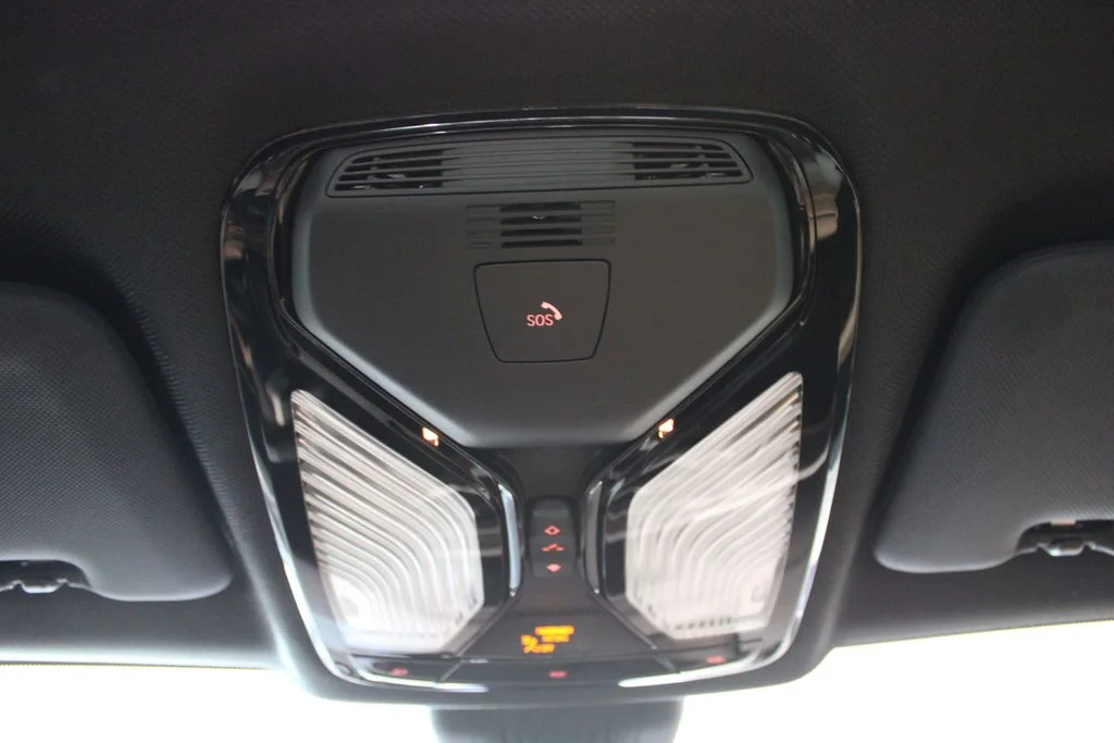 Used 2022 White BMW xDrive40i image 34