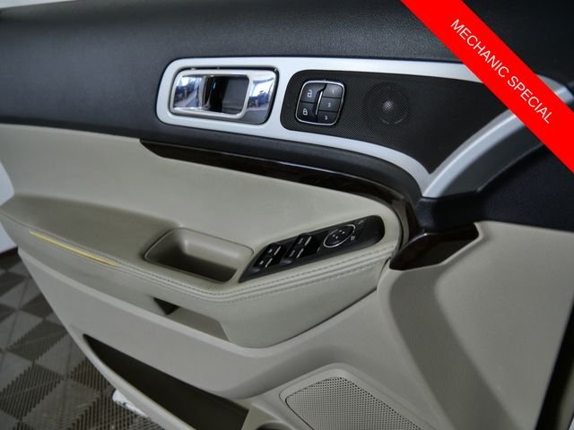 Used 2014 White Ford Limited image 25