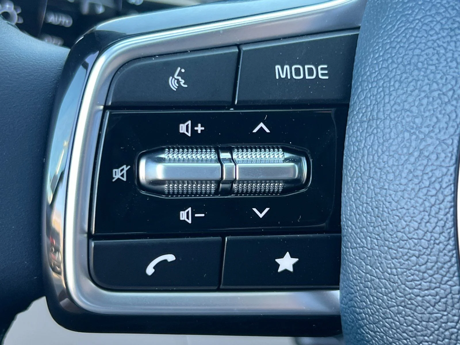 2026 Kia Carnival SX - Photo 28