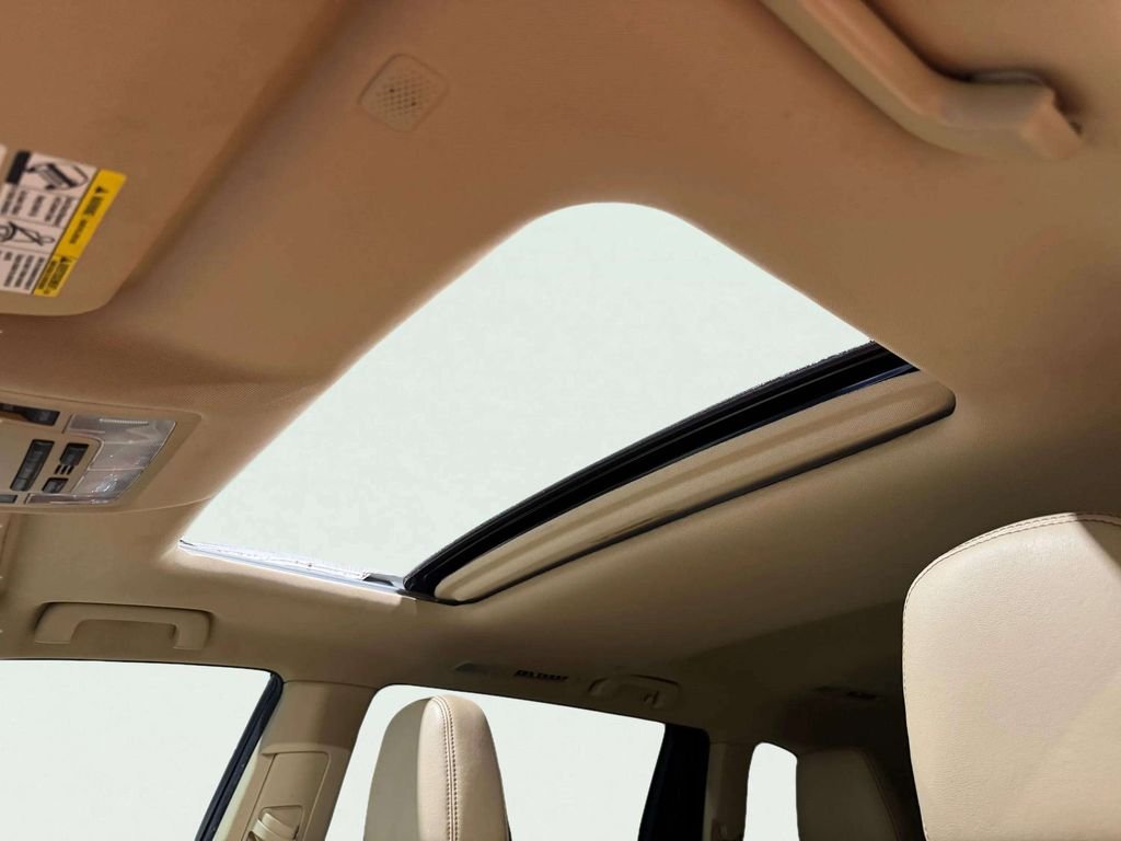 Used 2019 White Toyota XLE image 22