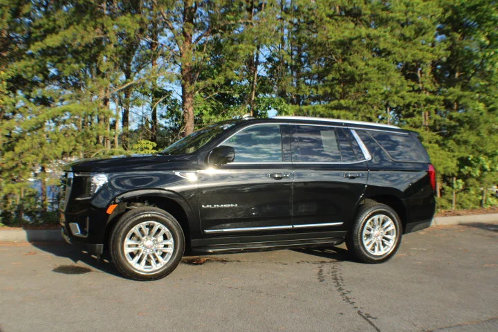 Certified Used 2024 Onyx Black GMC SLT image 4
