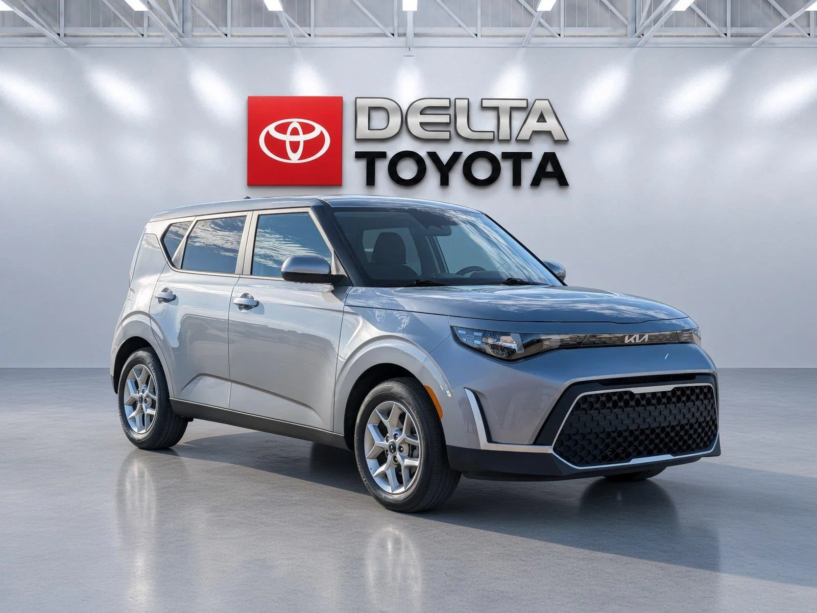 Used 2025 Steel Gray KIA LX FWD image 8