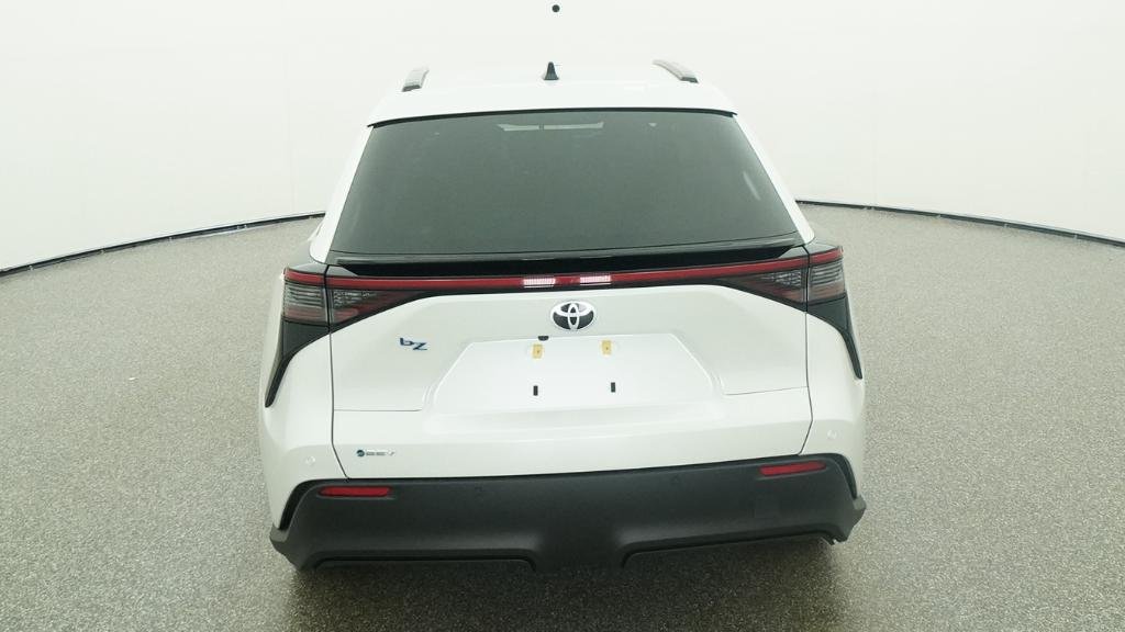 New 2026 Wind Chill Pearl Toyota XLE image 7