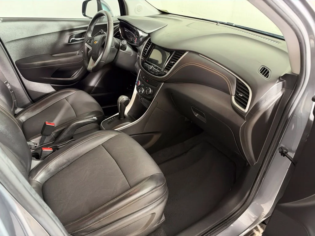 Used 2019 SATIN STEEL METALLIC Chevrolet LT image 17