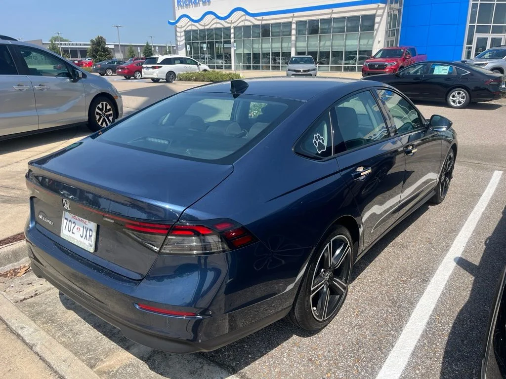 Certified Used 2026 Canyon River Blue Met Honda SE image 3