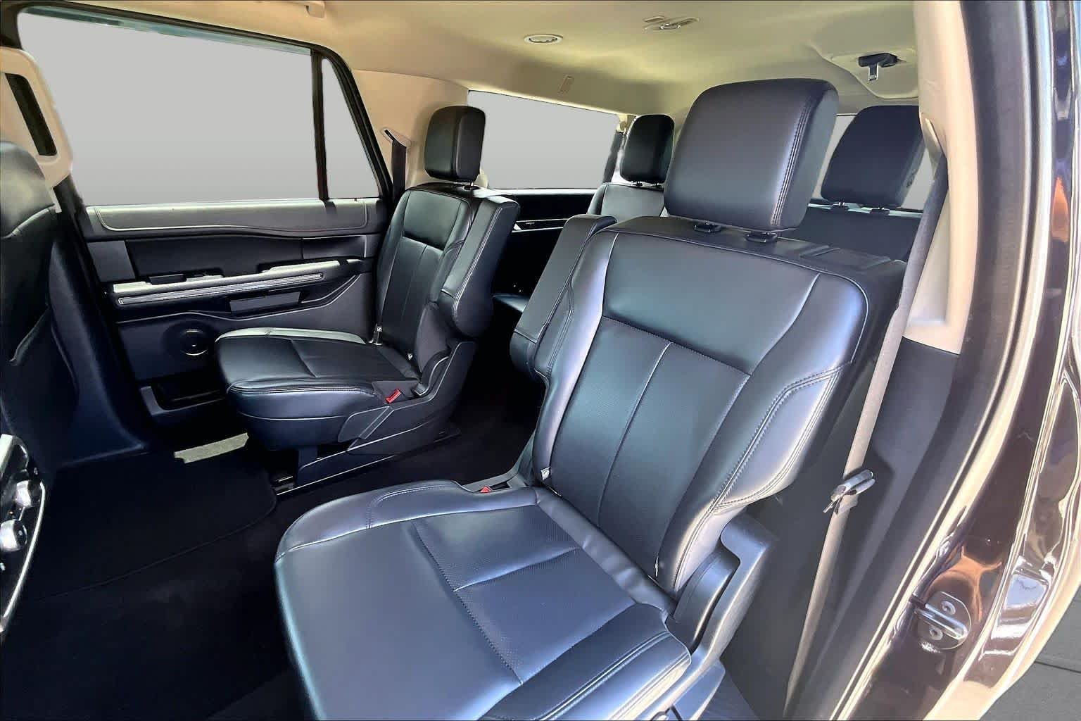 Used 2022 Agate Black Metallic Ford XLT image 19