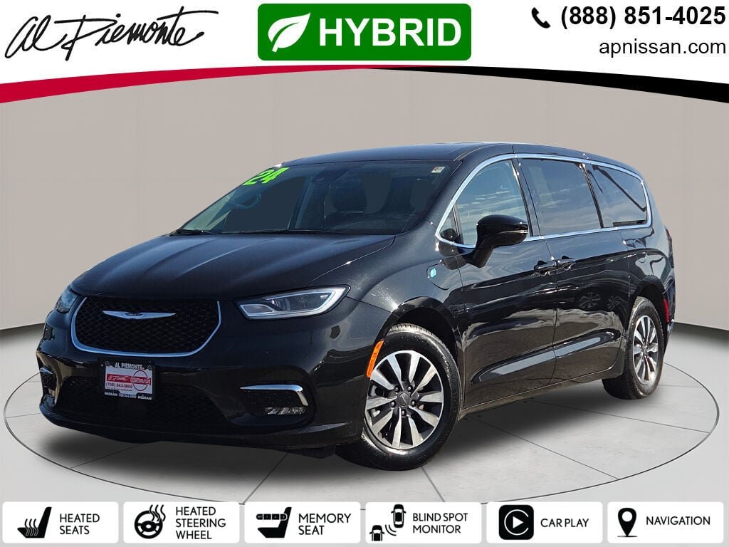 2024 Chrysler Pacifica Hybrid Select PHEV's photo