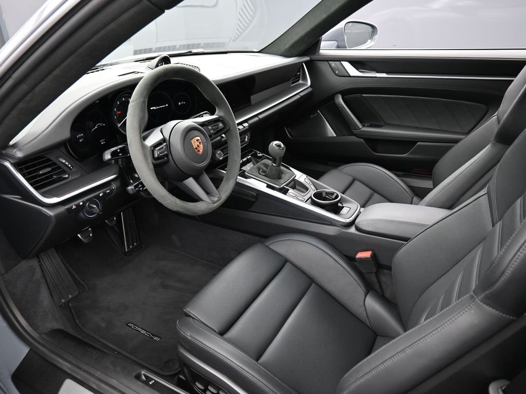 2024 Porsche 911 S photo 3