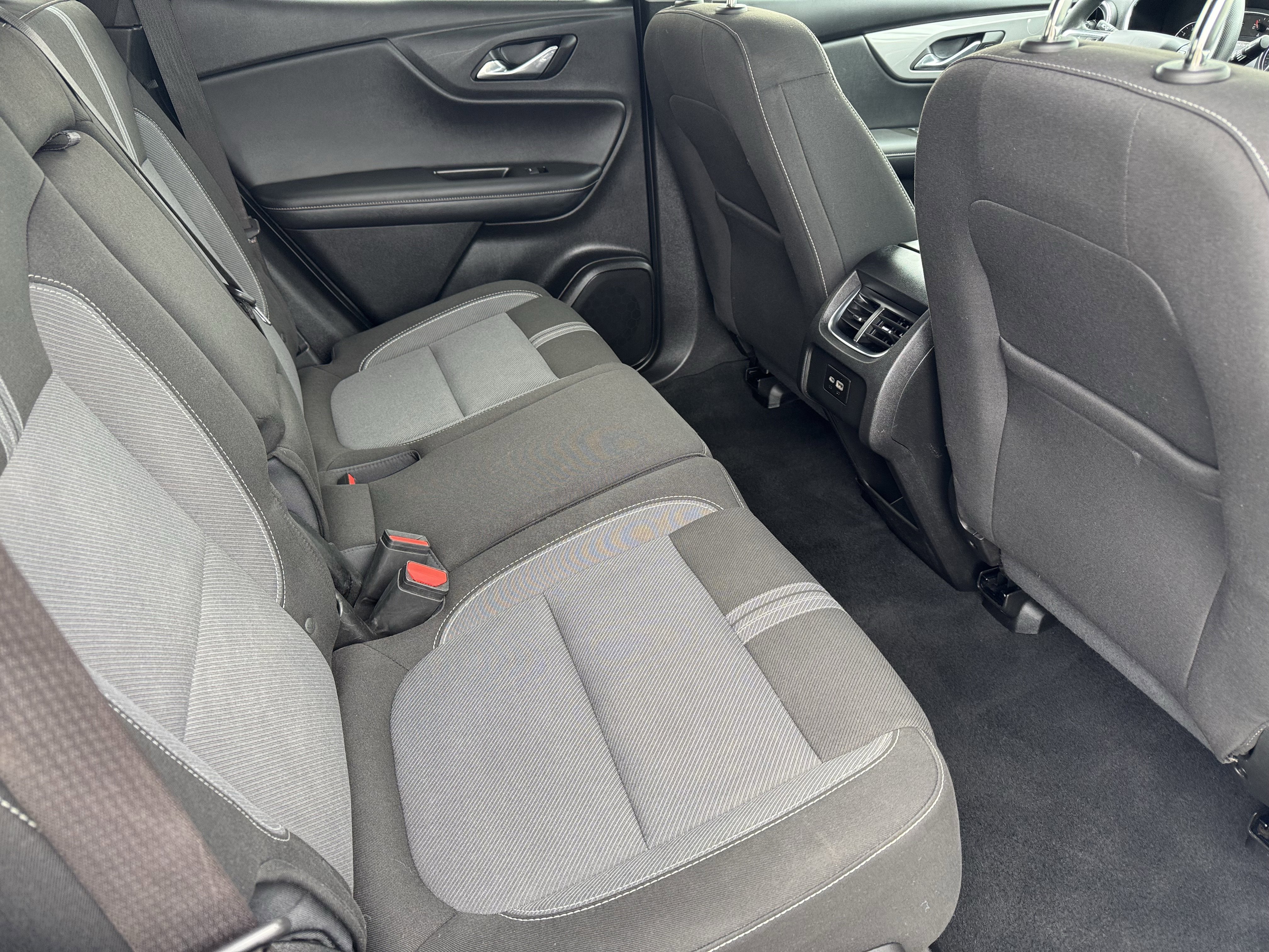 Used 2023 Summit White Chevrolet 2LT image 17