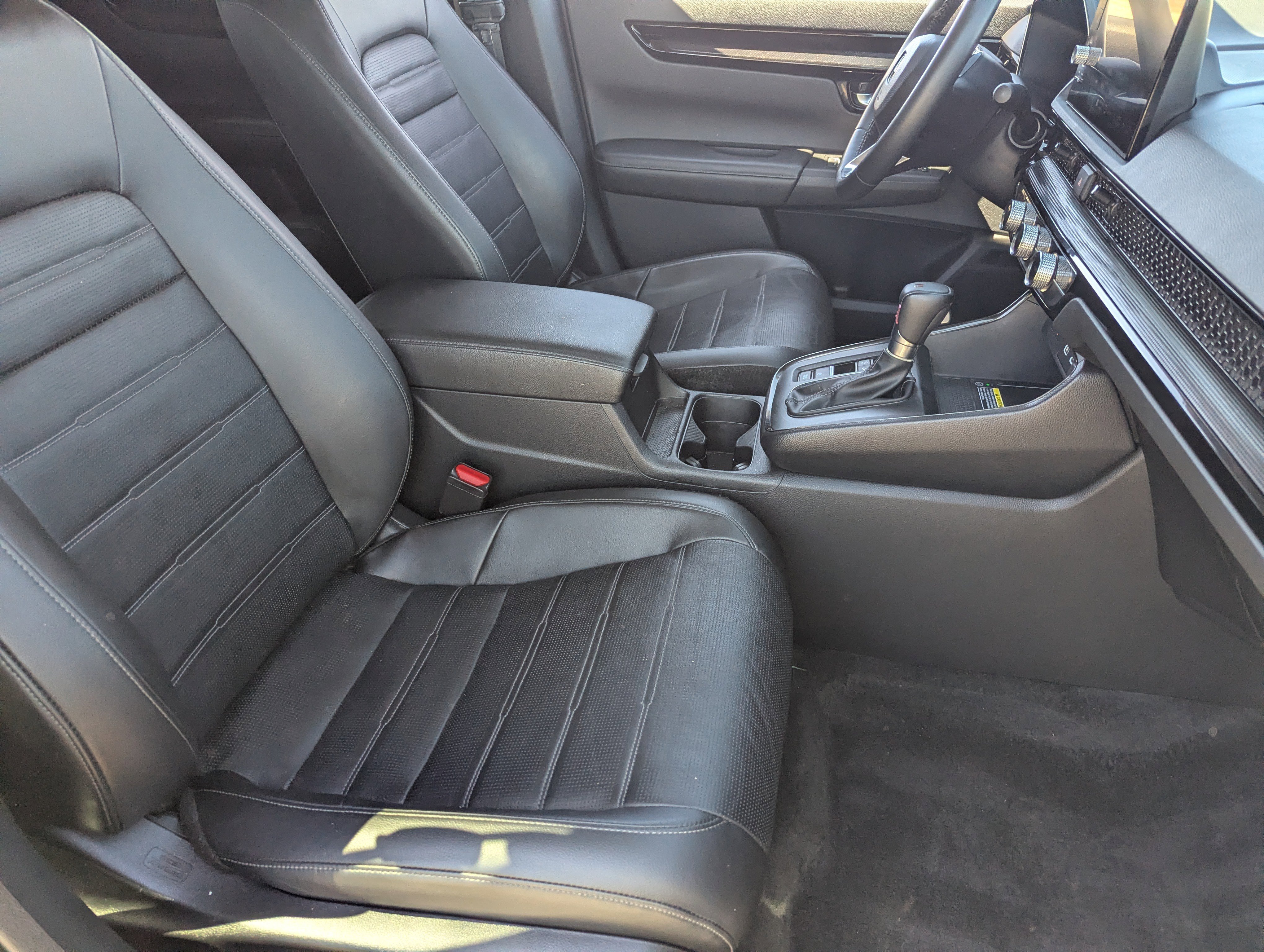 Used 2025 Solar Silver Metallic Honda EX-L image 10