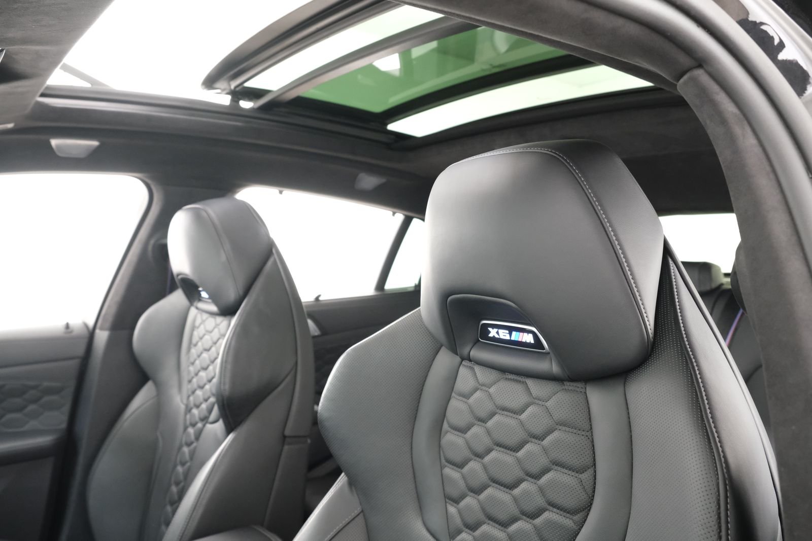 Used 2021 Black Sapphire Metallic BMW Base image 33