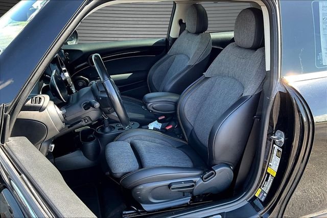 Used 2022 Black MINI  image 19