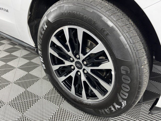 Certified Used 2025 Oxford White Ford Platinum image 11