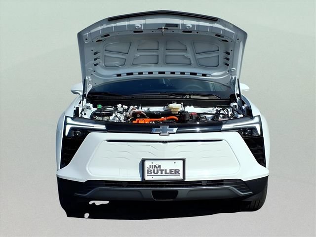New 2026 Summit White Chevrolet LT image 21
