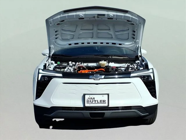 New 2026 Summit White Chevrolet LT image 21
