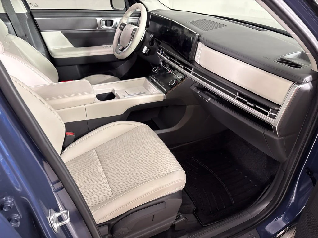 Used 2025 Blue Hyundai SEL image 16