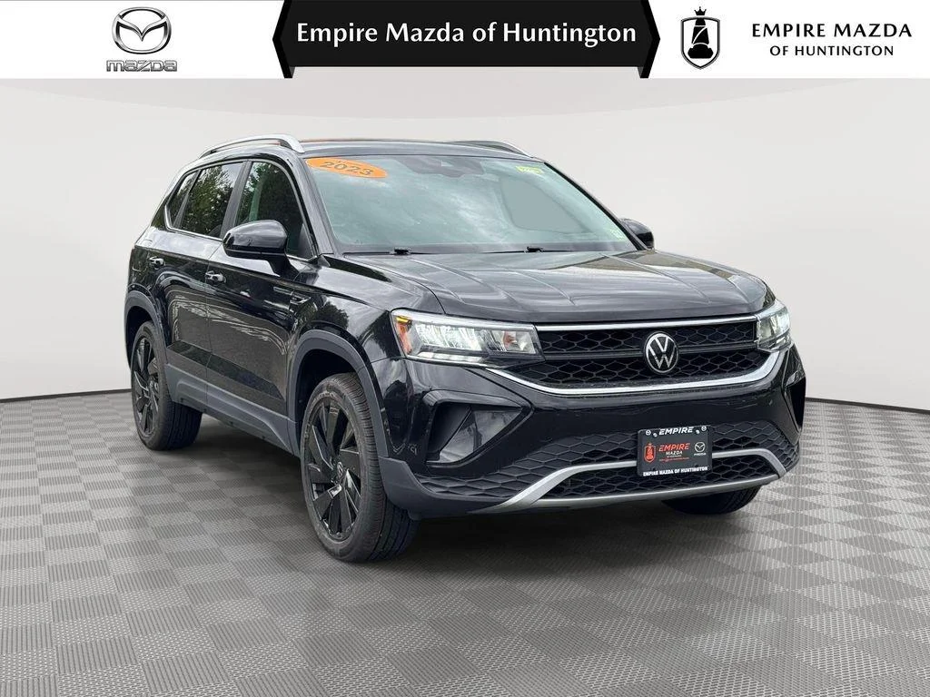 2023 Volkswagen Taos 1.5T SE 4Motion's photo