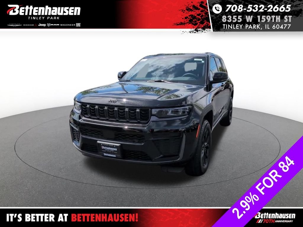 New 2026 Diamond Black Crystal Pearlcoat Jeep Altitude image 2